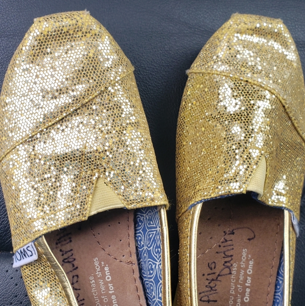 Toms